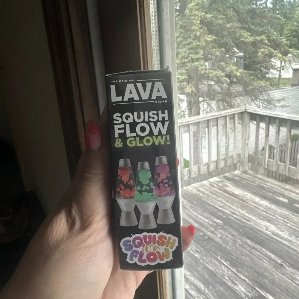 SCHYLLING Lava Squish & Flow Glow in The Dark Green. Original Lava Lamp Needoh